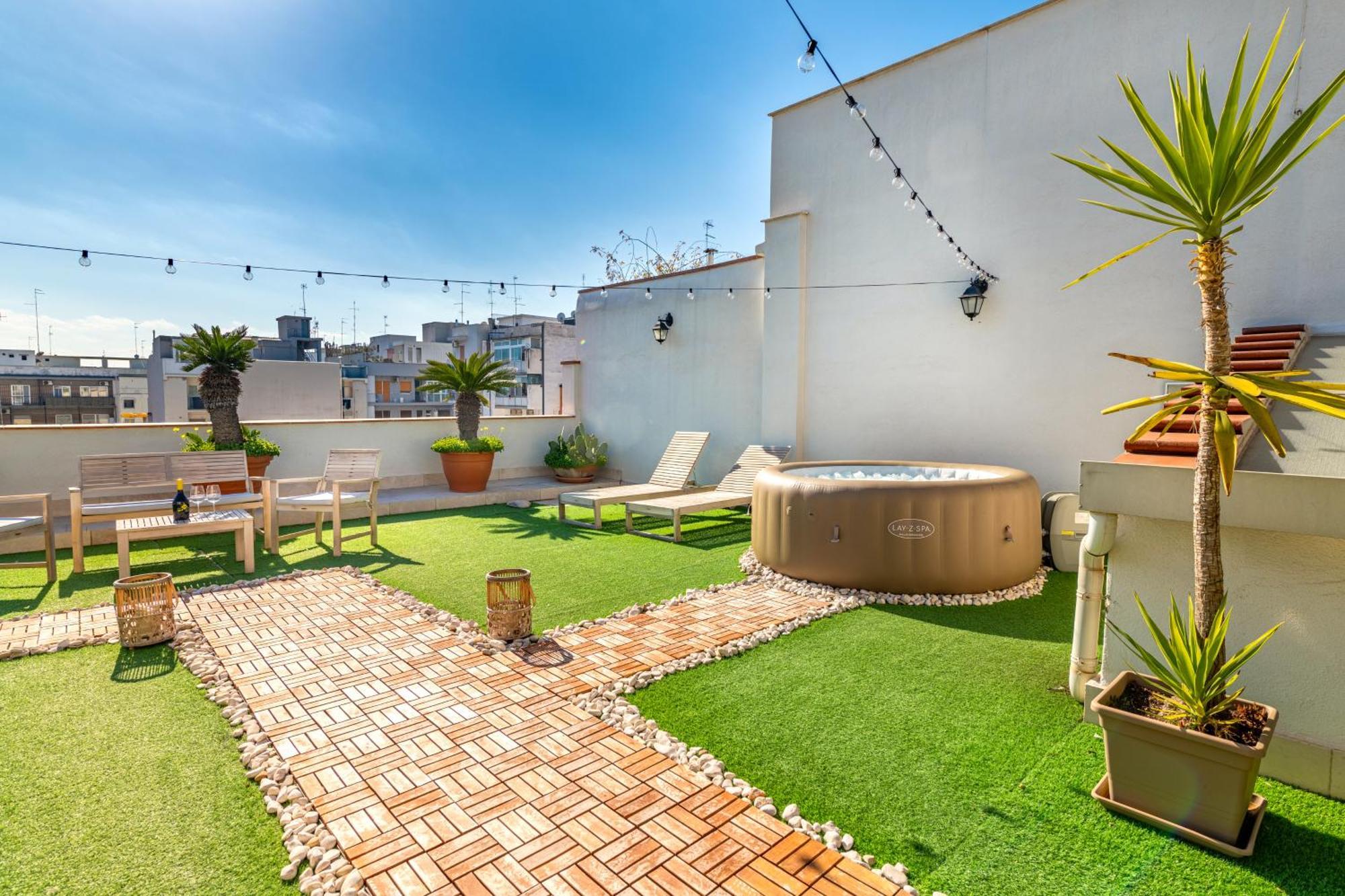 150Mq Rooftop Paradise - Spacious Private Terrace Bari Luaran gambar