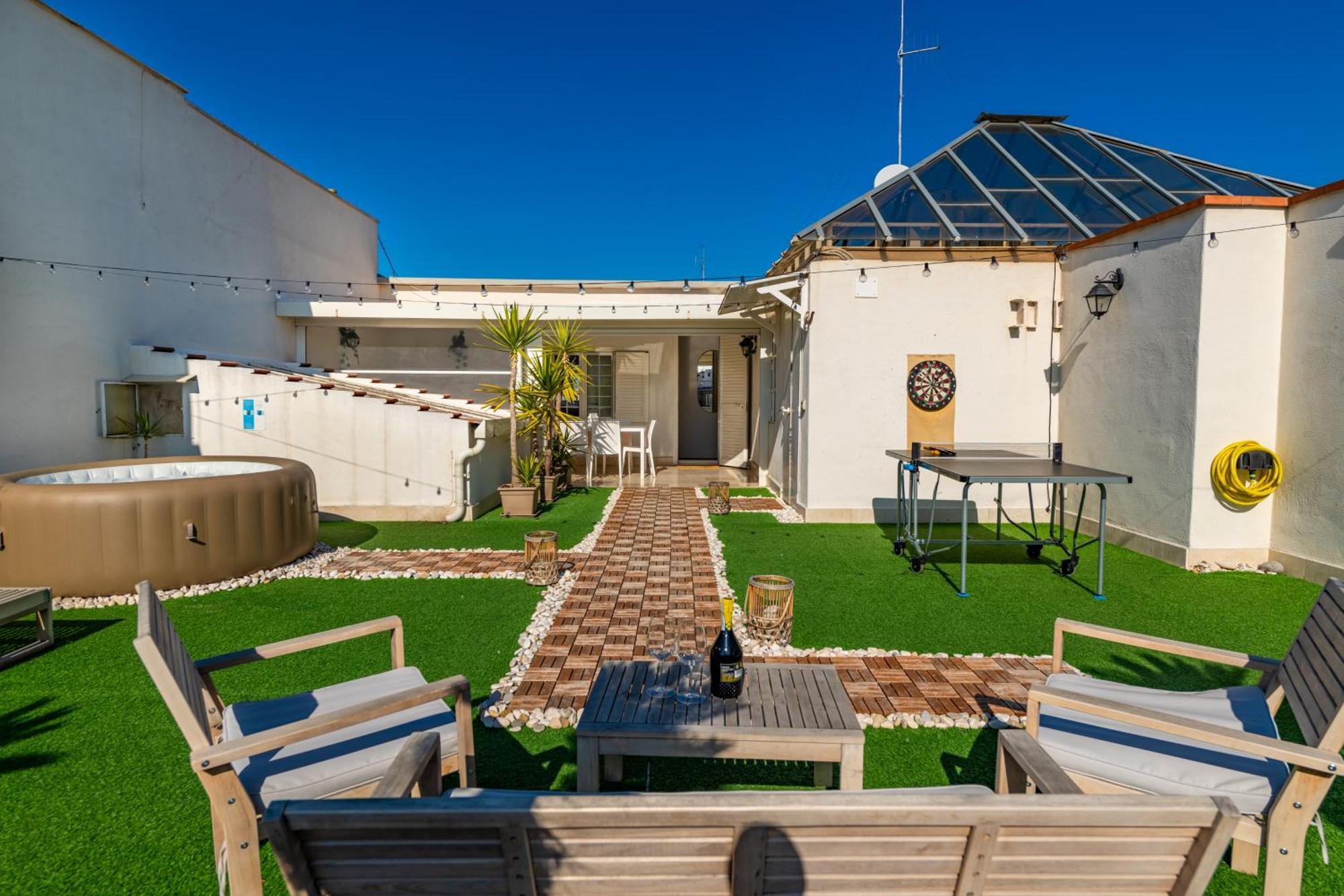 150Mq Rooftop Paradise - Spacious Private Terrace Bari Luaran gambar