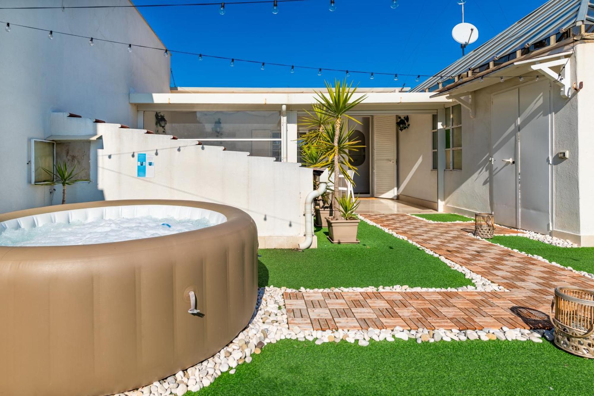 150Mq Rooftop Paradise - Spacious Private Terrace Bari Luaran gambar